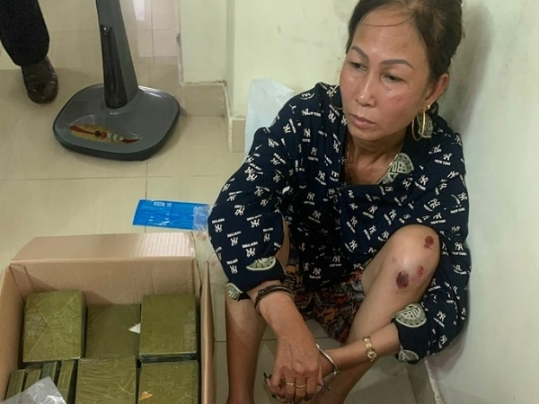 Bắt 'bà trùm' đường dây ma túy xuyên quốc gia, thu giữ 56 bánh heroin