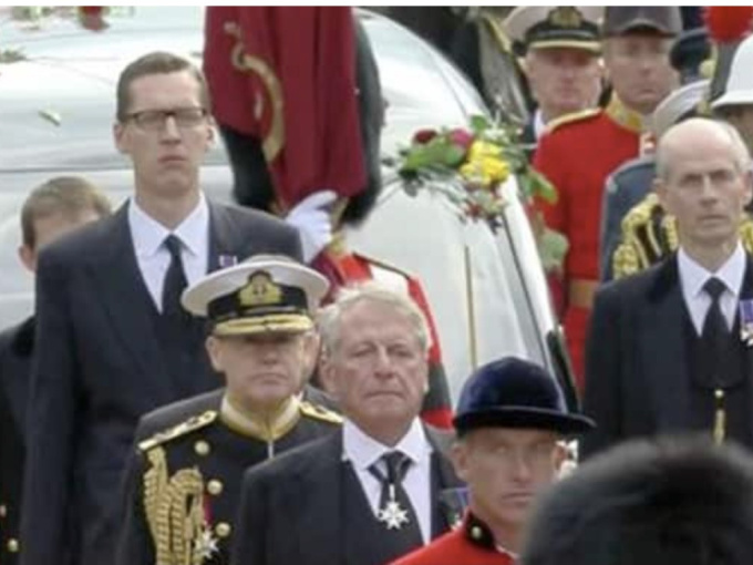 Nhân vật bí ẩn thu hút sự chú ý trong tang lễ Nữ hoàng Elizabeth II