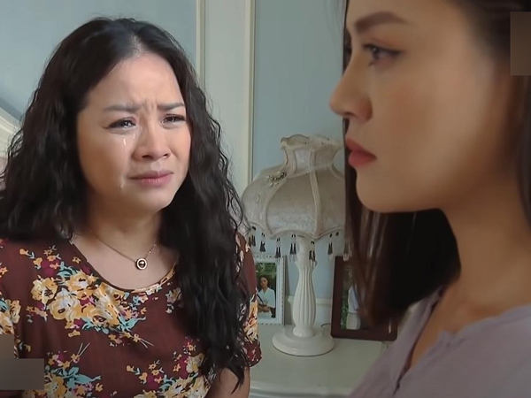 Con gái 25 tuổi mẹ vẫn không cho đi làm vì sợ bị lừa, xem tử vi bắt cắt đứt quan hệ với bạn bè, không nghe thì tuyệt thực, dân tình: 'Có bệnh phải chữa!'