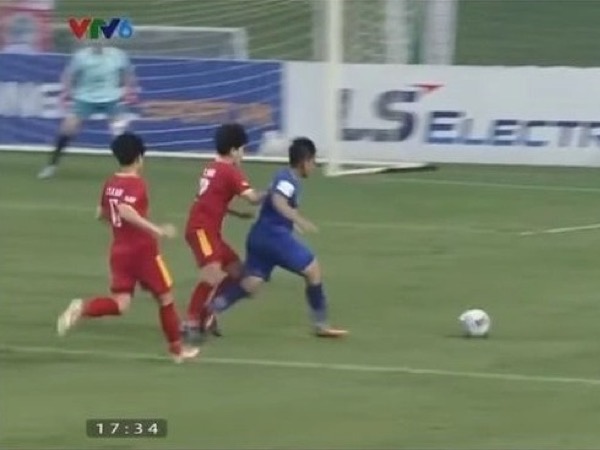 Cựu còi vàng Dương Mạnh Hùng: Trọng tài bắt sai lạ lùng như thế, liệu có phục vụ cho ai không?