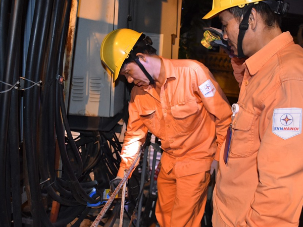Vì sao EVN lỗ 16.600 tỉ đồng, liệu có tăng giá điện?