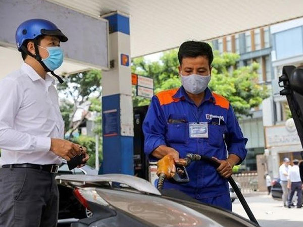 Đứt gãy chuỗi cung ứng xăng dầu: Thêm 13 doanh nghiệp 'đòi' nghỉ bán