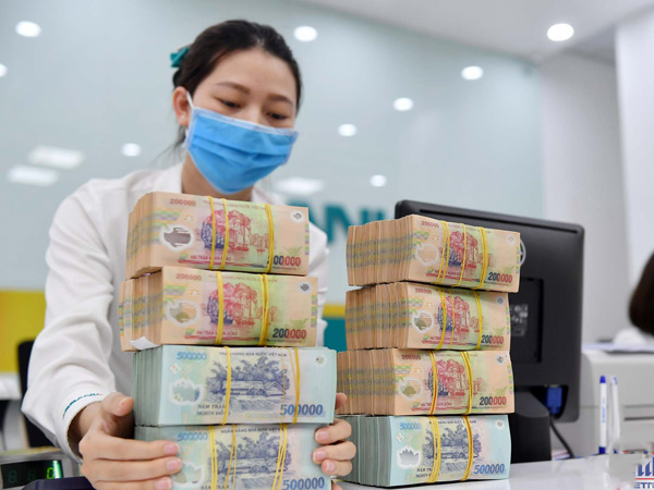 NHNN nói gì sau quyết định tăng mạnh lãi suất?
