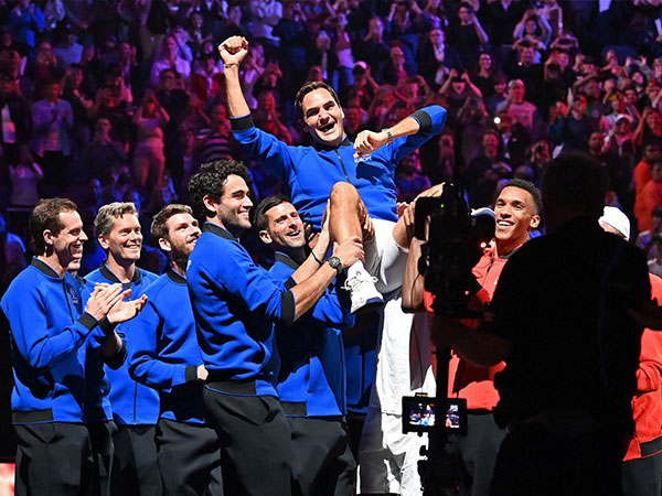 Roger Federer giải nghệ: Điệu valse cuối cùng của cảm xúc
