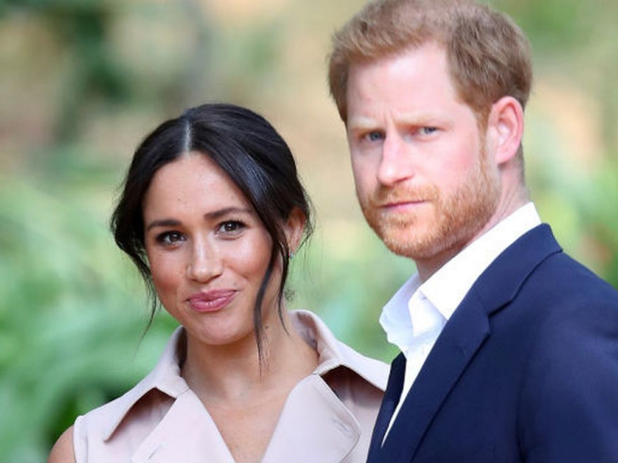 Meghan 'dọa chia tay Harry' nếu không công khai mối quan hệ