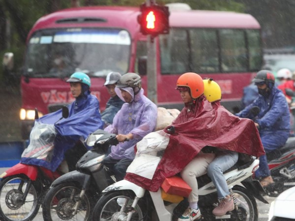 Dự báo thời tiết 25/9: Miền Bắc giảm mưa, bão rất mạnh đang hướng vào Biển Đông