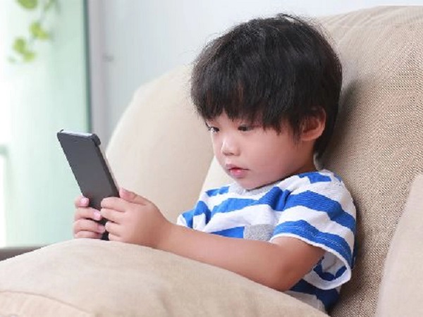7 cách giúp trẻ cai nghiện điện thoại thành công