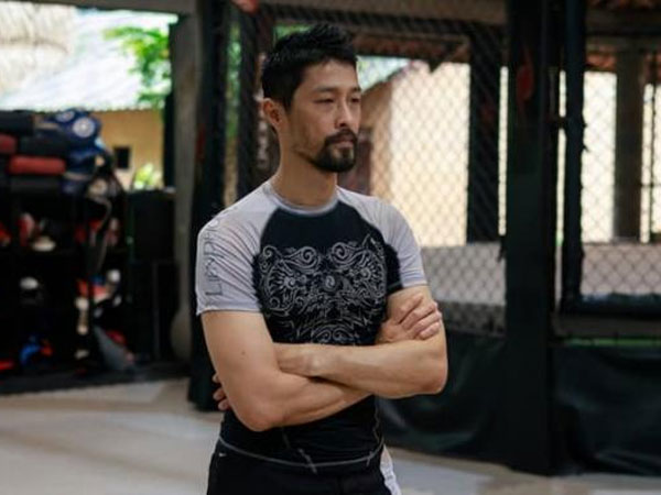 Johnny Trí Nguyễn tiết lộ lý do không trau chuốt ngoại hình, chưa tính đến chuyện kết hôn và sinh con với bạn gái lâu năm