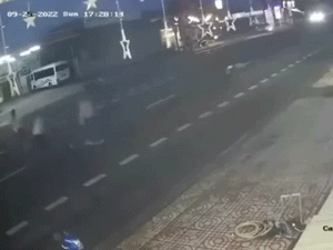 Clip: Sang đường, người đàn ông bị tông văng xa hàng chục mét, tử vong tại chỗ