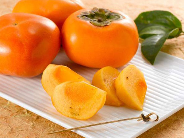 Ăn loại quả được chuộng nhất vào mùa thu, người phụ nữ Hà Nội phải nhập viện phẫu thuật gấp, hình ảnh nội soi dạ dày gây choáng