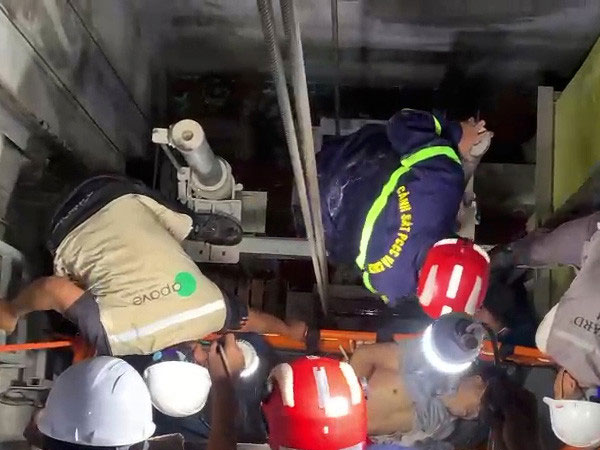 Dọn công trình trước bão, nam công nhân bị rơi xuống hầm sâu 7m