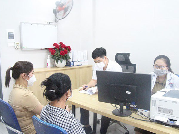 Ung thư vú, vợ trẻ nghe chồng không điều trị, 9 tháng sau chồng ly dị