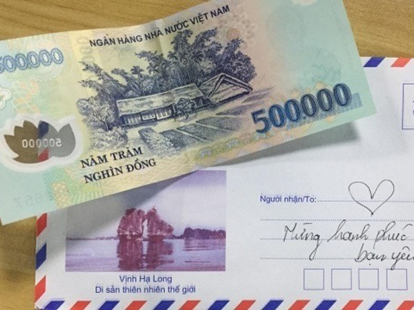 Bị bạn thân trách móc vì cưới 2 lần đầu mừng 1 triệu nhưng đến lần 3 thì chỉ có 500k, cô gái xin tư vấn 'nên nói gì cho ngầu'