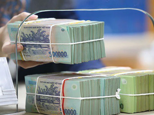 'Ông lớn' ngân hàng bắt đầu 'đua' tăng lãi suất