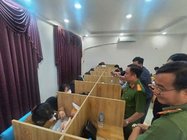 Kịch bản của những ‘tập đoàn' giả ngân hàng, thuê trăm người gọi điện lừa vay tiền