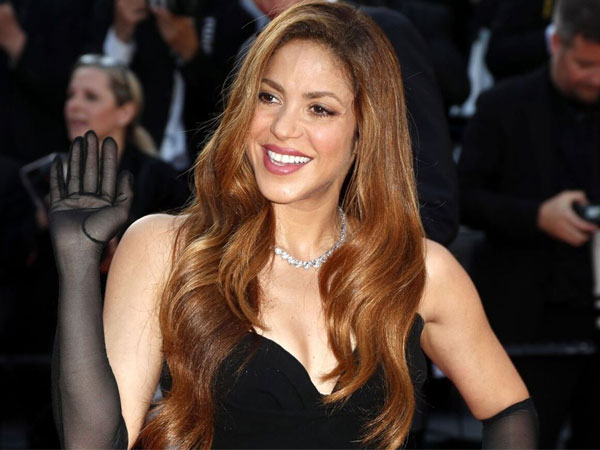 Ca sĩ Shakira chuẩn bị hầu tòa vì cáo buộc trốn thuế