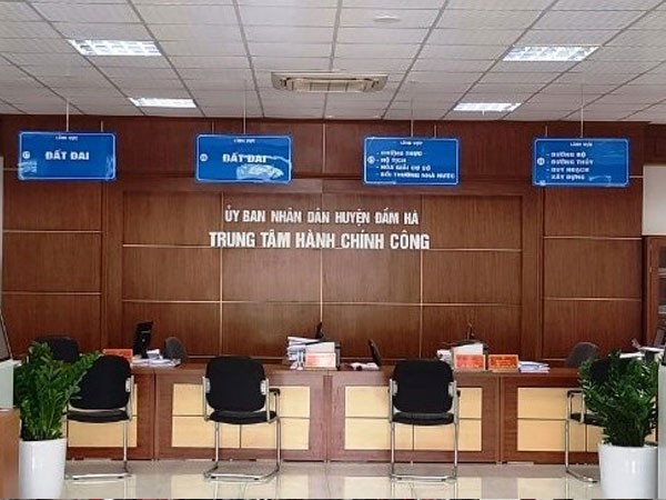 Đình chỉ công tác Phó Giám đốc Trung tâm hành chính công ở Quảng Ninh