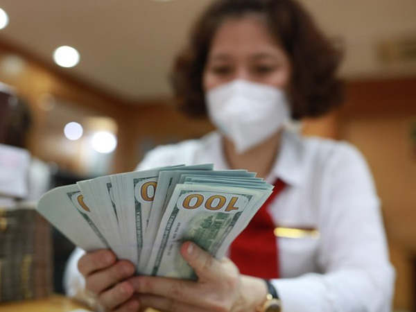Đồng USD tăng mạnh gây sức ép lên giá vàng
