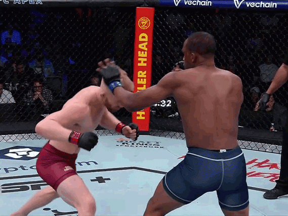 Tung đòn ‘bẻ càng’ nhanh như chớp, võ sĩ Mỹ hạ knock-out đối thủ sau vỏn vẹn 52 giây