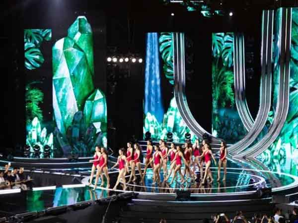 Thấy hàng loạt thí sinh té 'sấp mặt', fan lo ngại chất lượng sân khấu chung kết Miss Grand Vietnam 2022