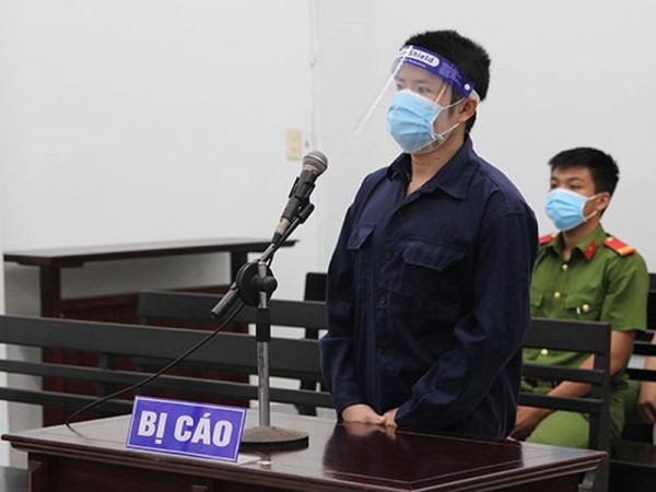 Hơn 10 năm tù cho thanh niên dùng dao đi ...hỏi lương
