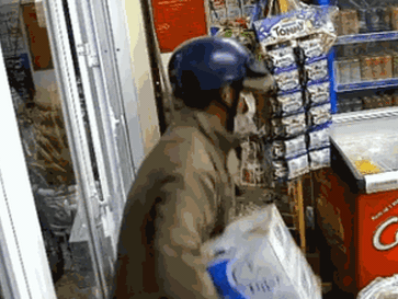 CLIP: Khó tin gã đàn ông 'kén chọn' khi gây án