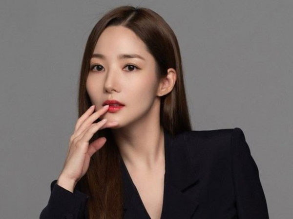 Chị ruột từ chức ngay sau khi Park Min-young chia tay đại gia tai tiếng