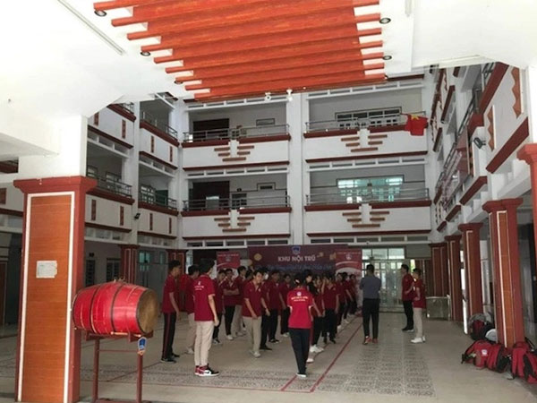 Một trường học ở TP.HCM bị phạt 45 triệu đồng vì chống 'lệnh' Sở GD-ĐT