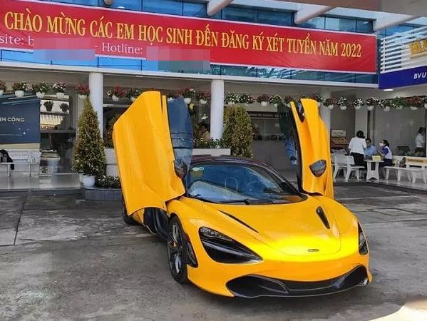 Dân mạng bật ngửa nhìn tân sinh viên Việt lái xế hộp 20 tỷ nhập học