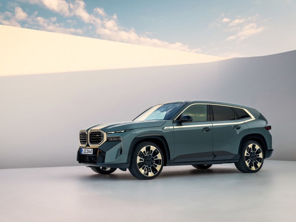 SUV hybrid hiệu suất cao BMW XM lộ diện