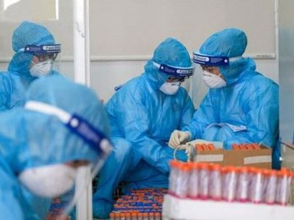 Ngày 3/10, số ca COVID-19 tăng nhẹ sau vài ngày giảm sâu, tiếp tục không có bệnh nhân tử vong