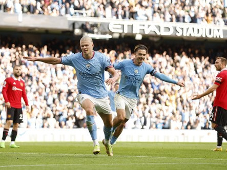 Haaland xé lưới MU: Nước mắt người cha và hat-trick lịch sử