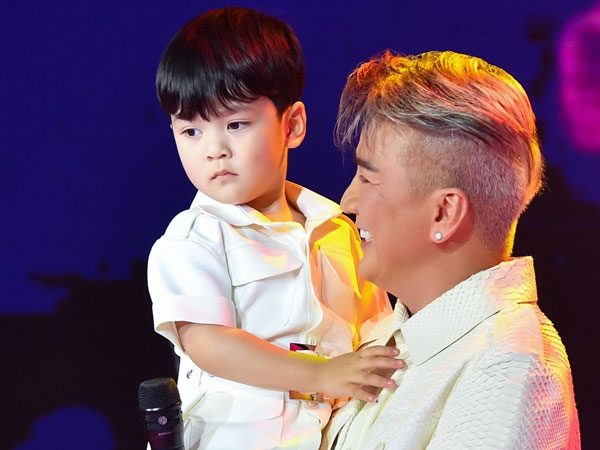 Đàm Vĩnh Hưng công khai con trai ruột, vợ cũ liền có động thái bất ngờ