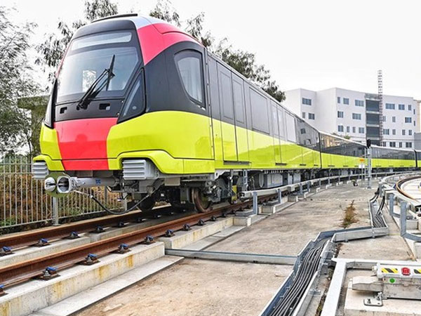 Loạt dự án 'con cưng' đường sắt đô thị đội vốn, chậm tiến độ