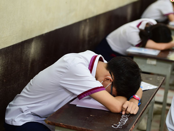 Nam sinh trường chuyên ngủ quên trong phòng thi tốt nghiệp được vào đại học