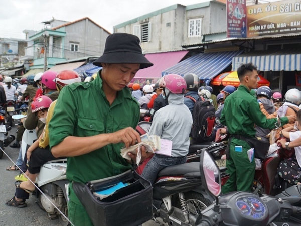 Phó Giám đốc Xí nghiệp quản lý phà ở TP.HCM bị đình chỉ công tác