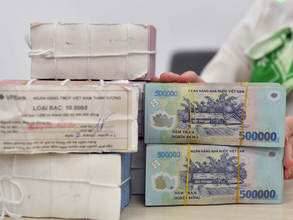 Lãi suất lên 8,4%, tiền mặt là ‘vua’: Ông lớn theo sát tỷ phú Phạm Nhật Vượng