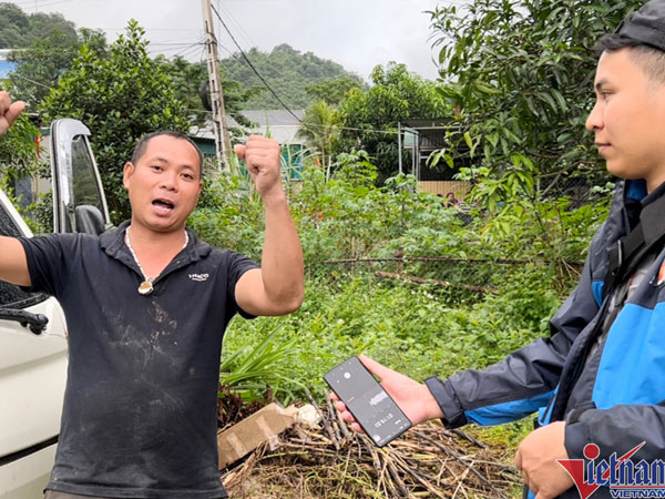 Bám trần nhà, đu dây điện chạy lũ đuổi trong đêm