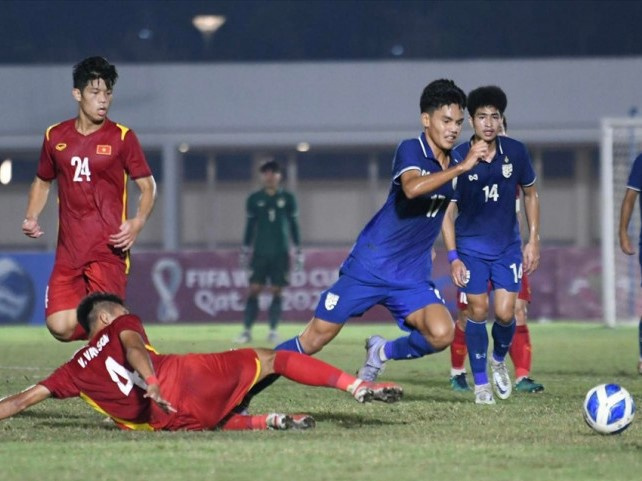 Ngỡ ngàng khi U17 Thái Lan có đến 12 cầu thủ đá Thai League