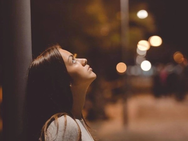 Lấy vợ hơn 12 tuổi, tôi không chịu nổi tình yêu quá 'nhiệt' của cô ấy