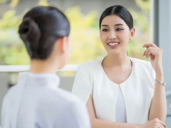 Tôi choáng váng khi biết bố chồng tôi trả thêm lương cho chị giúp việc