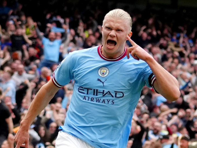 Cha Haaland thừa nhận con trai không gắn bó lâu với Man City