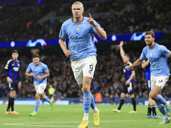 Vì sao Haaland rời sân cuối hiệp một, lỡ cơ hội lập bốn hat-trick trên sân nhà liên tiếp?