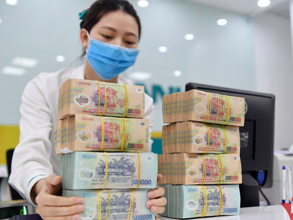Ngân hàng vào cuộc đua lãi suất, đã tới lúc dồn tiền gửi tiết kiệm ?