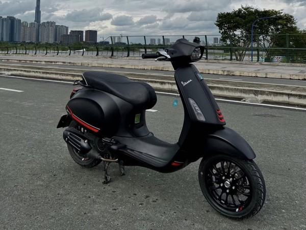 Mê man sau cái vỗ vai của bạn trai mới quen, cô gái trẻ tỉnh lại thì mất xe Vespa