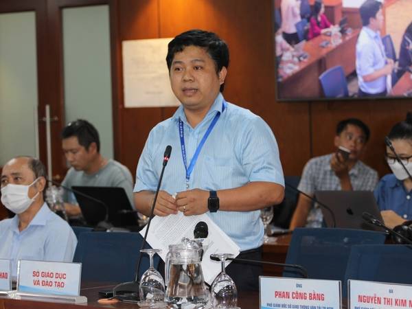 Sở GD-ĐT TP HCM lên tiếng xin lỗi phụ huynh chuyện thu ngoài quy định