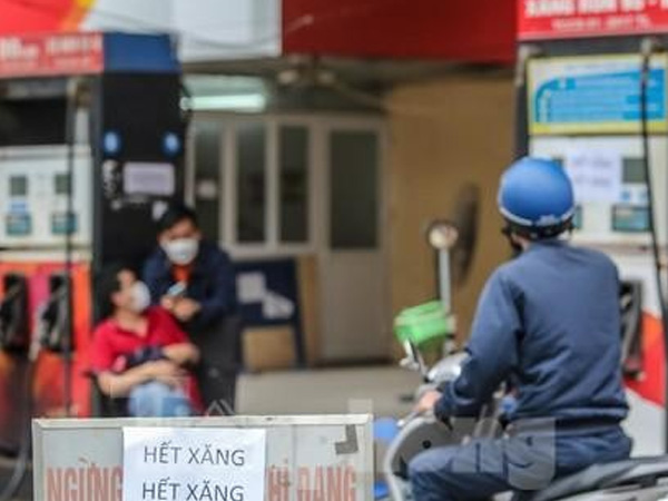 Nghịch cảnh xăng dầu: Bán nhiều lỗ lớn, muốn dừng nhanh phải... từ từ