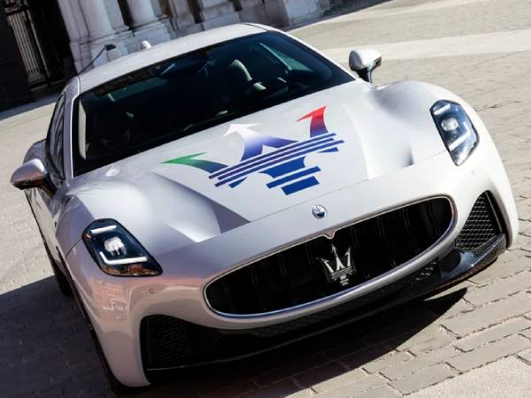 Maserati GranTurismo 2022 thêm động cơ mới, nhiều điểm giống MC20