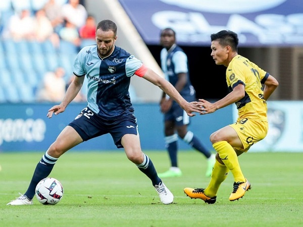 Pau FC gặp đối thủ vừa tầm, Quang Hải có cơ hội ra sân