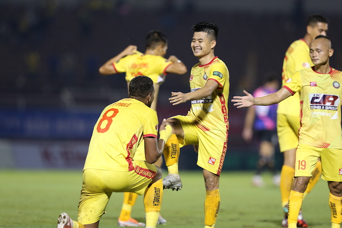 Matheus sắm vai tội đồ, Sài Gòn FC trắng tay trước Thanh Hoá